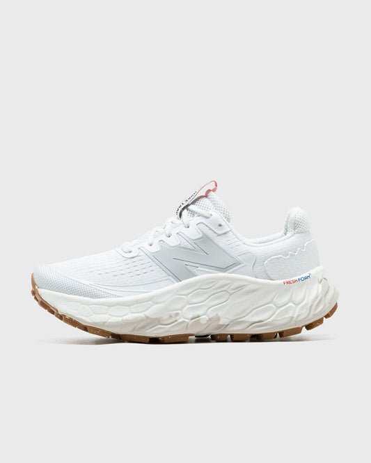 New Balance Fresh Foam X More Trail v3 en blanc et gris